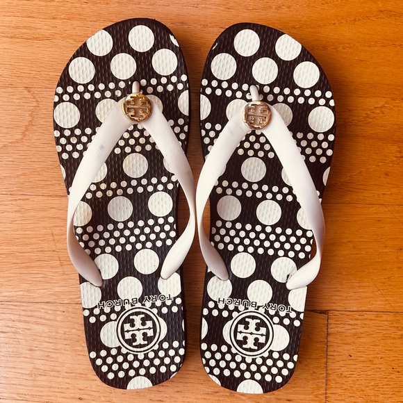 Tory Burch Shoes - Tory Burch Polka Dot Black and Off White Classic Flip Flop Sandals Size 9 Gold T